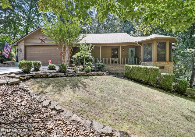 Photo 2 of Single family home for sale at 107 Markham Ln, Crossville, TN 38558 | MLS# 3597335 | Listing updated on 2026-09-24