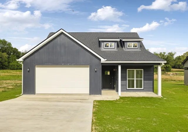 Single family home for sale at 819 Oconnor St, Smithville, TN 37166 | MLS# 3598876