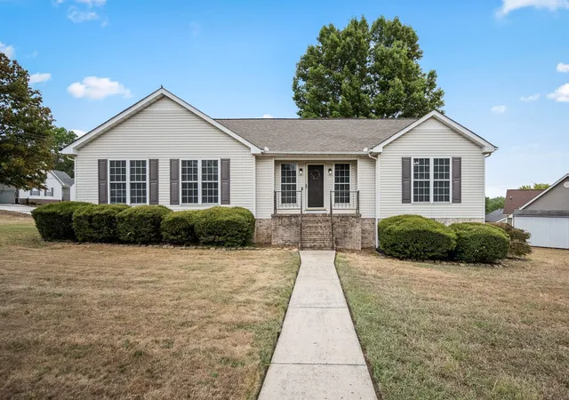 Photo 1 of Single family home for sale at 114 Sanders St, Shelbyville, TN 37160 | MLS# 3597870 | Listing updated on 2026-09-26