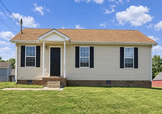 Single family home for sale at 1022 Bush Ave, Oak Grove, KY 42262 | MLS# 3597347