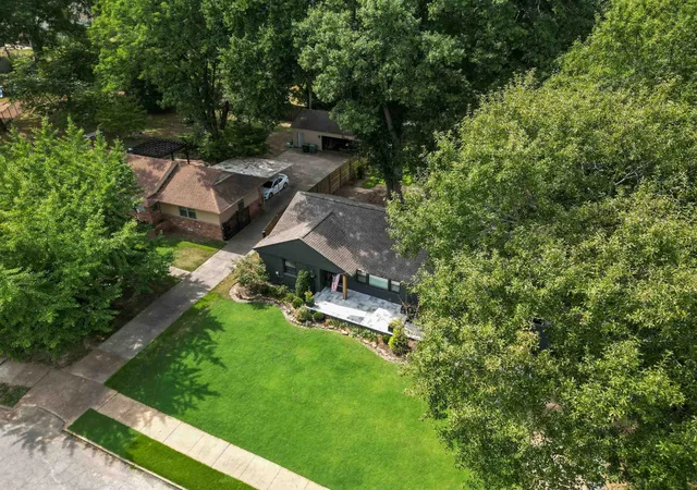 Photo 4 of Single family home for sale at 211 Cecilia Dr, Memphis, TN 38117 | MLS# 3597353 | Listing updated on 2026-09-22