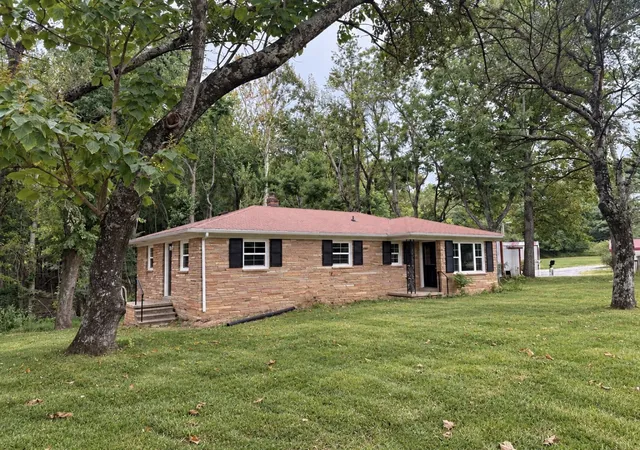 Photo 1 of Single family home for sale at 1351 Siloam Church Rd, Westmoreland, TN 37186 | MLS# 3598245 | Listing updated on 2026-09-23