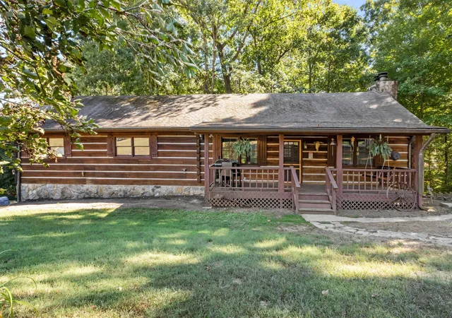 Photo 1 of Single family home for sale at 312 Broadview Dr, Dickson, TN 37055 | MLS# 3610126 | Listing updated on 2026-10-02