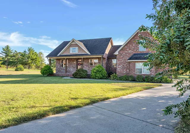 Photo 2 of Single family home for sale at 120 Golfers Cir, Portland, TN 37148 | MLS# 3597920 | Listing updated on 2026-10-02