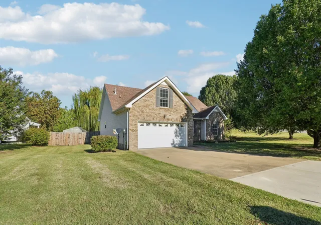 Photo 1 of Single family home for sale at 3358 Brownsville Rd, Clarksville, TN 37043 | MLS# 3620844 | Listing updated on 2026-10-28