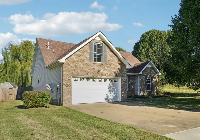 Photo 3 of Single family home for sale at 3358 Brownsville Rd, Clarksville, TN 37043 | MLS# 3620844 | Listing updated on 2026-10-28