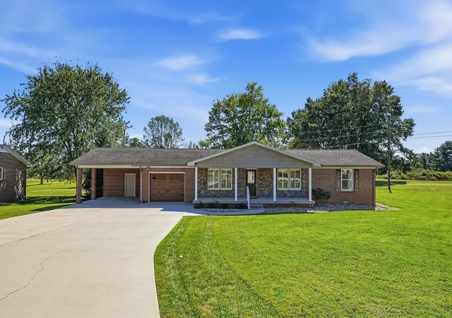 Photo 2 of Single family home for sale at 579 Pack Cir, Smithville, TN 37166 | MLS# 3603623 | Listing updated on 2026-10-01
