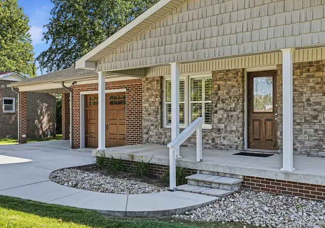 Photo 3 of Single family home for sale at 579 Pack Cir, Smithville, TN 37166 | MLS# 3603623 | Listing updated on 2026-10-01