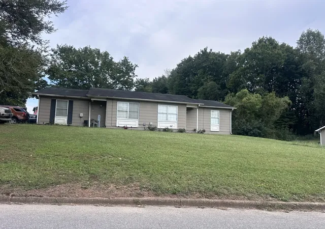 Photo 3 of Sale Pending at 313 Oak St, Athens, TN 37303 | MLS# 3597380 | Listing updated on 2026-09-22