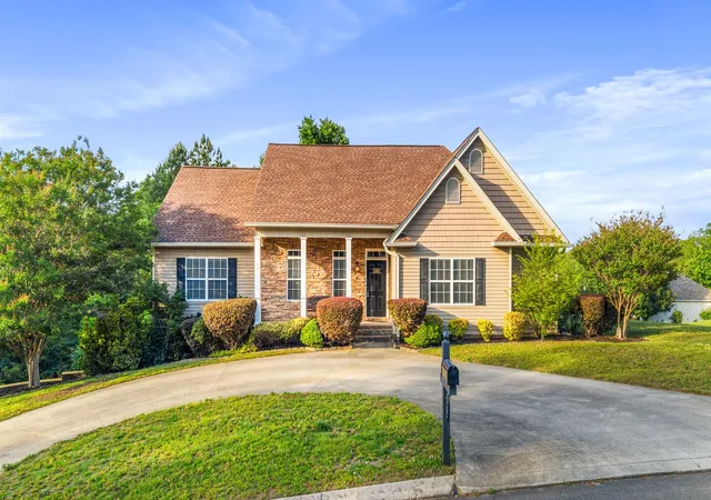 Photo 1 of Single family home for sale at 100 Brook Holw Dr Se, Cleveland, TN 37323 | MLS# 3597379 | Listing updated on 2026-09-22