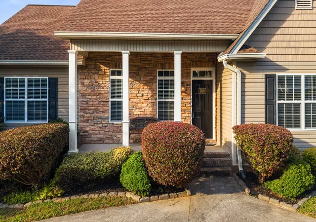 Photo 3 of Single family home for sale at 100 Brook Holw Dr Se, Cleveland, TN 37323 | MLS# 3597379 | Listing updated on 2026-09-22