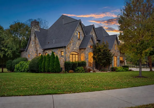 Photo 1 of Mansion for sale at 4735 Peytonsville Rd, Franklin, TN 37064 | MLS# 3598388 | Listing updated on 2026-10-07