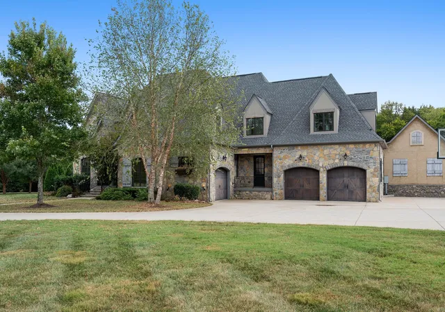 Photo 4 of Single family home for sale at 4735 Peytonsville Rd, Franklin, TN 37064 | MLS# 3598388 | Listing updated on 2026-10-07