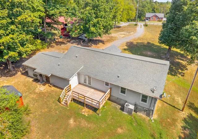 Photo 3 of Manufactured home for sale at 1052 Boston Holw Rd, Ashland City, TN 37015 | MLS# 3597957 | Listing updated on 2026-09-23