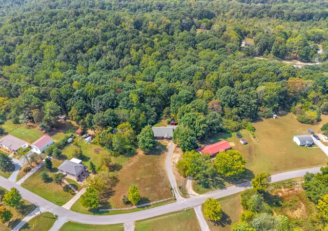Photo 36 of Manufactured home for sale at 1052 Boston Holw Rd, Ashland City, TN 37015 | MLS# 3597957 | Listing updated on 2026-10-06