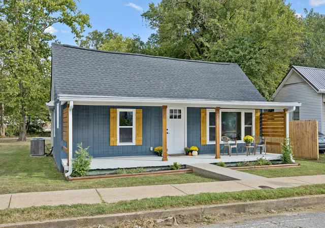Photo 2 of Single family home for sale at 209 Olive St, Mount Pleasant, TN 38474 | MLS# 3597465 | Listing updated on 2026-10-08