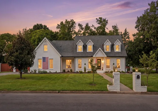 Photo 1 of Single family home for sale at 2104 Riverbend Dr, Murfreesboro, TN 37129 | MLS# 3597977 | Listing updated on 2026-10-29