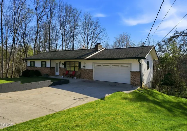 Single family home for sale at 728 Schneider Ln, Sevierville, TN 37862 | MLS# 3597433
