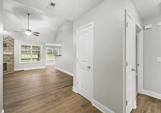Photo 1 of Single family home for sale at 424 Leslie Wood Dr, Clarksville, TN 37040 | MLS# 3598906 | Listing updated on 2026-10-07