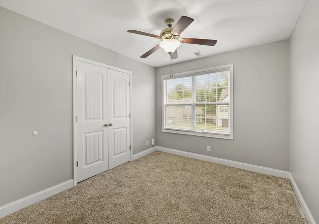 Photo 3 of Single family home for sale at 424 Leslie Wood Dr, Clarksville, TN 37040 | MLS# 3598906 | Listing updated on 2026-10-07