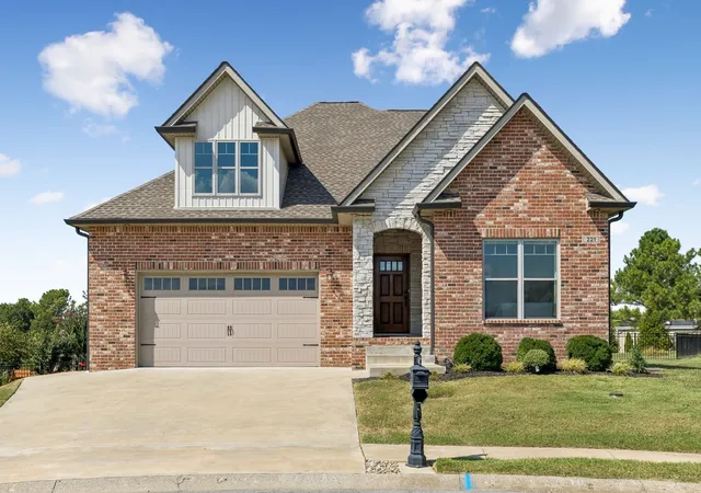 Photo 1 of Single family home for sale at 221 Dorchester Cir, Clarksville, TN 37043 | MLS# 3597436 | Listing updated on 2026-09-25