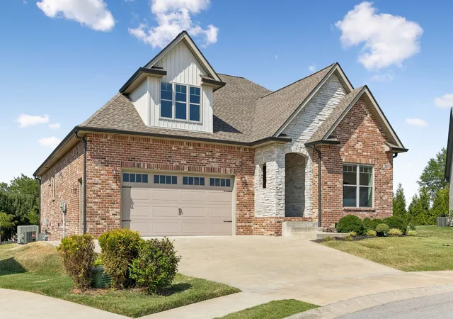 Photo 3 of Single family home for sale at 221 Dorchester Cir, Clarksville, TN 37043 | MLS# 3597436 | Listing updated on 2026-09-25