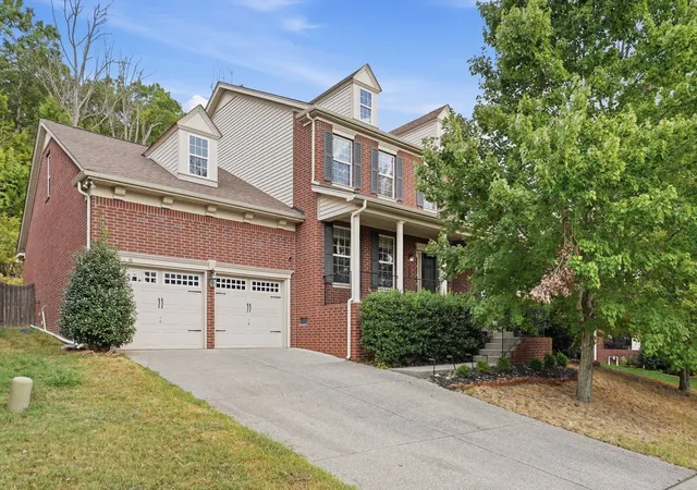 Photo 3 of Single family home for sale at 1414 Chantilly Ln, Franklin, TN 37067 | MLS# 3597686 | Listing updated on 2026-09-23
