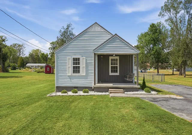 Photo 2 of Single family home for sale at 271 Hunt St, Manchester, TN 37355 | MLS# 3598519 | Listing updated on 2026-10-07