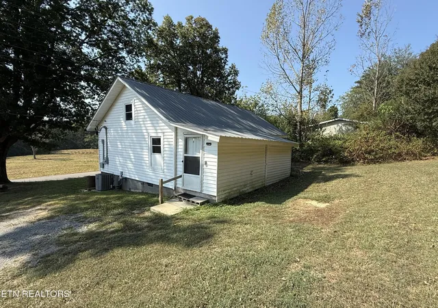 Photo 3 of Single family home for sale at 4397 Round Mountain Rd, Jamestown, TN 38556 | MLS# 3597463 | Listing updated on 2026-09-22