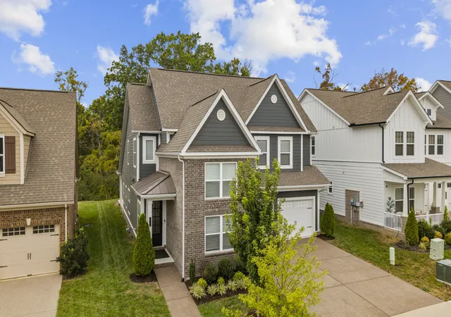 Photo 1 of Single family home for sale at 4112 Flowing Crk Dr, Franklin, TN 37064 | MLS# 3597542 | Listing updated on 2026-09-25