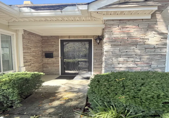 Photo 2 of Condo for sale at 825 Browns Ln #201, Gallatin, TN 37066 | MLS# 3619576 | Listing updated on 2026-10-16