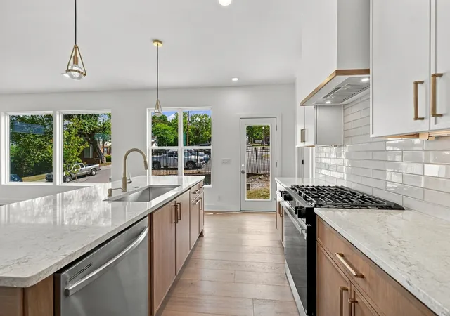Photo 2 of Single family home for sale at 1132b 38th Avenue N, Nashville, TN 37209 | MLS# 3597707 | Listing updated on 2026-09-22