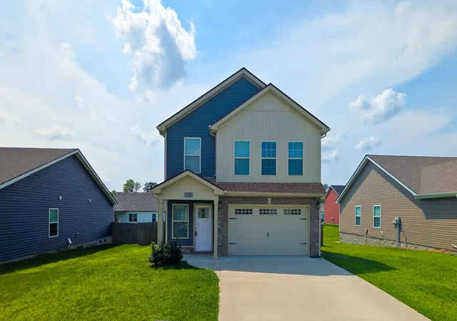 Photo 2 of Single family home for sale at 1061 Dublin Dr, Clarksville, TN 37042 | MLS# 3598915 | Listing updated on 2026-10-22