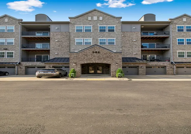 Photo 2 of Condo for sale at 141 Saundersville Rd #2204, Hendersonville, TN 37075 | MLS# 3598856 | Listing updated on 2026-10-01