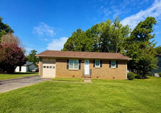 Photo 2 of Single family home for sale at 921 Horse Mountain Rd, Shelbyville, TN 37160 | MLS# 3597604 | Listing updated on 2026-09-22