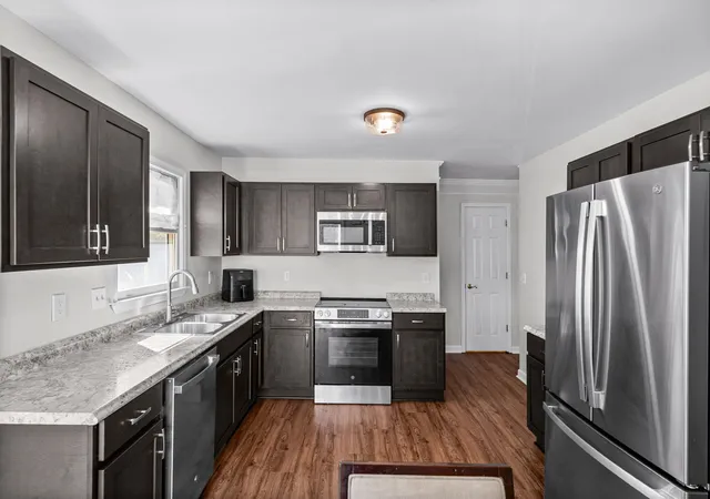 Photo 3 of Single family home for sale at 1706 Hazelwood Rd, Clarksville, TN 37042 | MLS# 3597550 | Listing updated on 2026-09-26
