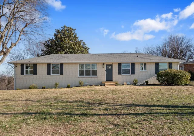 Photo 1 of Single family home for sale at 148 Colonial Dr, Hendersonville, TN 37075 | MLS# 3601464 | Listing updated on 2026-09-29