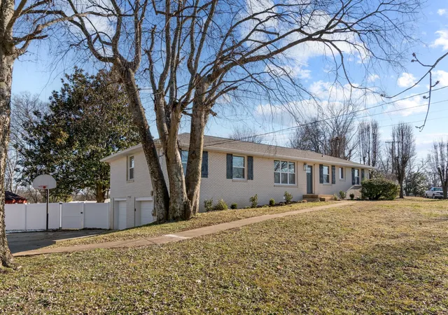 Photo 2 of Single family home for sale at 148 Colonial Dr, Hendersonville, TN 37075 | MLS# 3601464 | Listing updated on 2026-09-29
