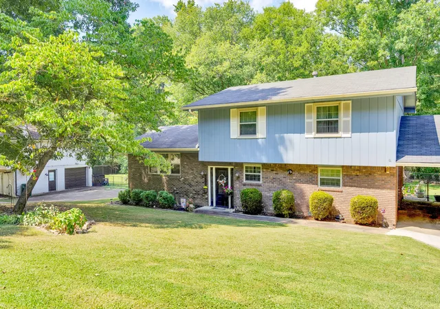 Photo 1 of Single family home for sale at 7529 Irongate Dr, Hixson, TN 37343 | MLS# 3597496 | Listing updated on 2026-10-05