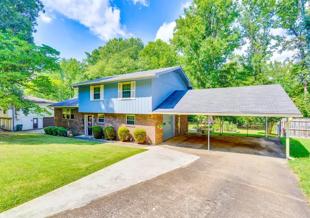 Photo 3 of Single family home for sale at 7529 Irongate Dr, Hixson, TN 37343 | MLS# 3597496 | Listing updated on 2026-10-05