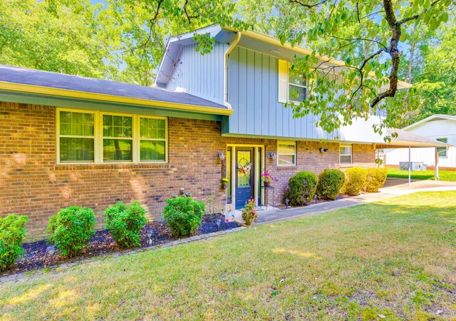 Photo 3 of Single family home for sale at 7529 Irongate Dr, Hixson, TN 37343 | MLS# 3597496 | Listing updated on 2026-10-05
