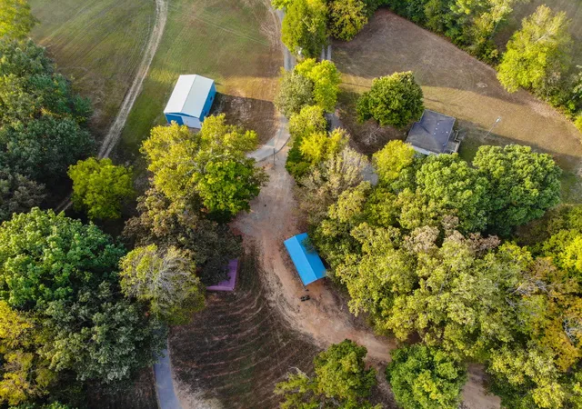 Photo 3 of Manufactured home for sale at 2524 Antioch Church Rd, Clarksville, TN 37040 | MLS# 3618613 | Listing updated on 2026-10-09