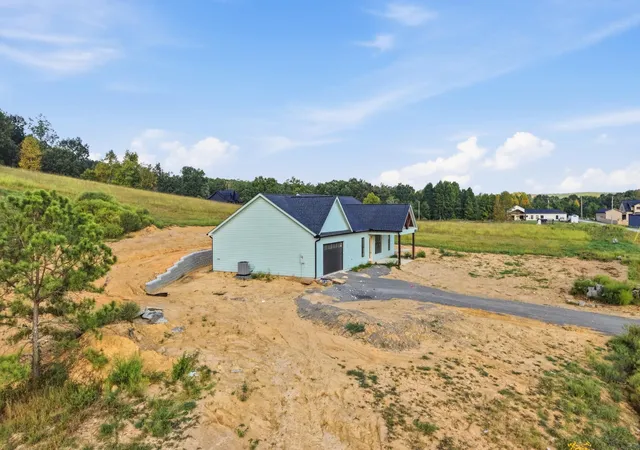 Single family home for sale at 156 Old Dirt Rd, Graysville, TN 37338 | MLS# 3597498 | Listing updated on 2026-09-22