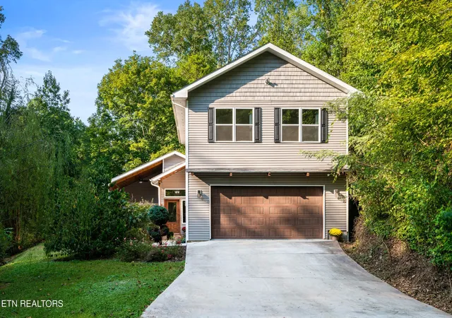 Photo 1 of Single family home for sale at 4331 Cabbage Dr, Knoxville, TN 37938 | MLS# 3597502 | Listing updated on 2026-10-08