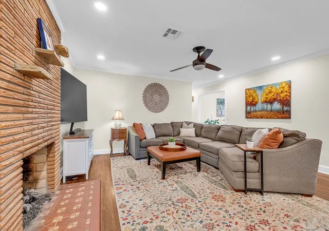Photo 3 of Single family home for sale at 2518 Meadowood Dr, Nashville, TN 37214 | MLS# 3619114 | Listing updated on 2026-10-20