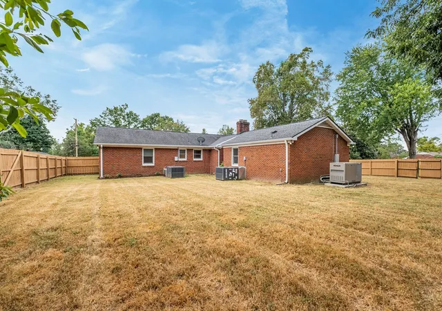 Photo 4 of Single family home for sale at 2518 Meadowood Dr, Nashville, TN 37214 | MLS# 3619114 | Listing updated on 2026-10-20