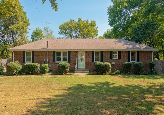 Photo 1 of Single family home for sale at 1423 Sparta Pike, Lebanon, TN 37090 | MLS# 3597549 | Listing updated on 2026-09-22