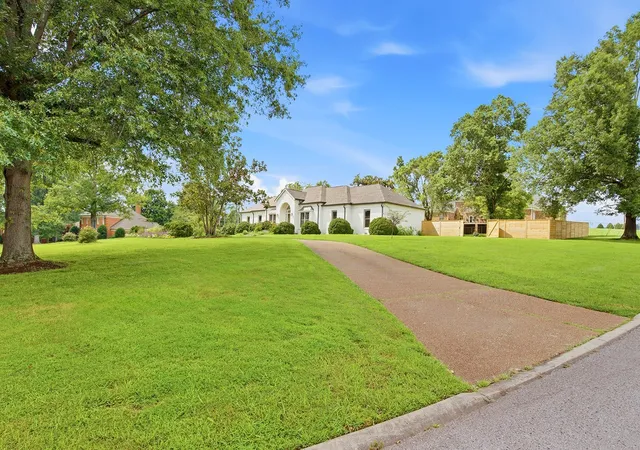 Photo 2 of Single family home for sale at 6436 Worchester Dr, Nashville, TN 37221 | MLS# 3597509 | Listing updated on 2026-09-22