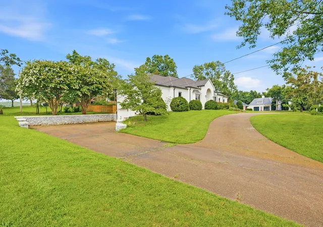 Photo 3 of Single family home for sale at 6436 Worchester Dr, Nashville, TN 37221 | MLS# 3597509 | Listing updated on 2026-09-22