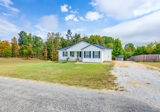 Photo 2 of Single family home for sale at 251 Hurst Rd, Hohenwald, TN 38462 | MLS# 3598588 | Listing updated on 2026-09-24